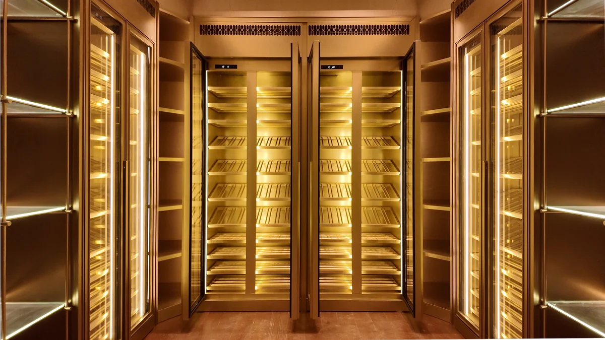 Galaxy Bay Peninsula U-Shaped Wine Cellar - Image 3