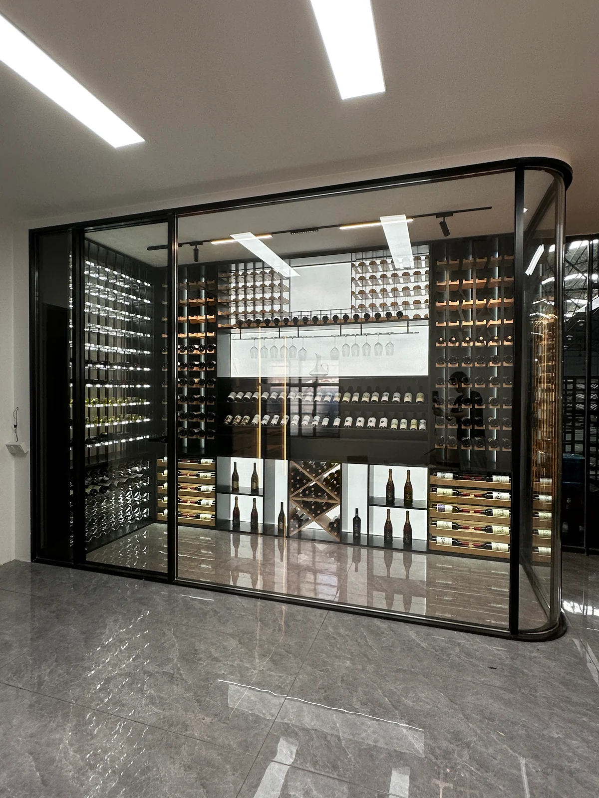 Zhongshan L-Shaped Walk-In Cellar