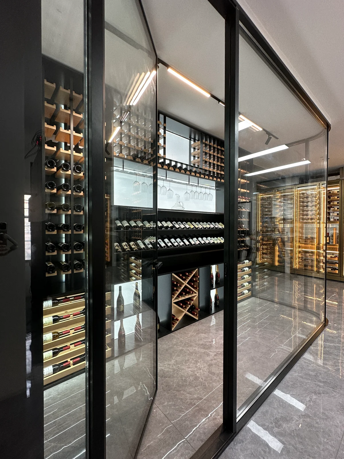 Zhongshan L-Shaped Walk-In Cellar view 3