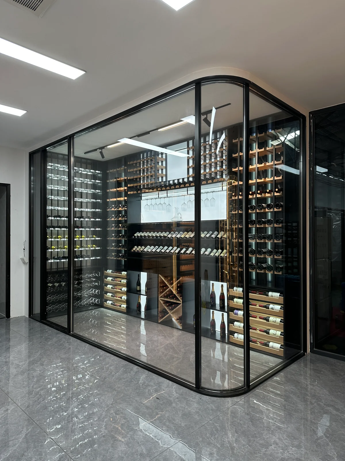 Zhongshan L-Shaped Walk-In Cellar view 4