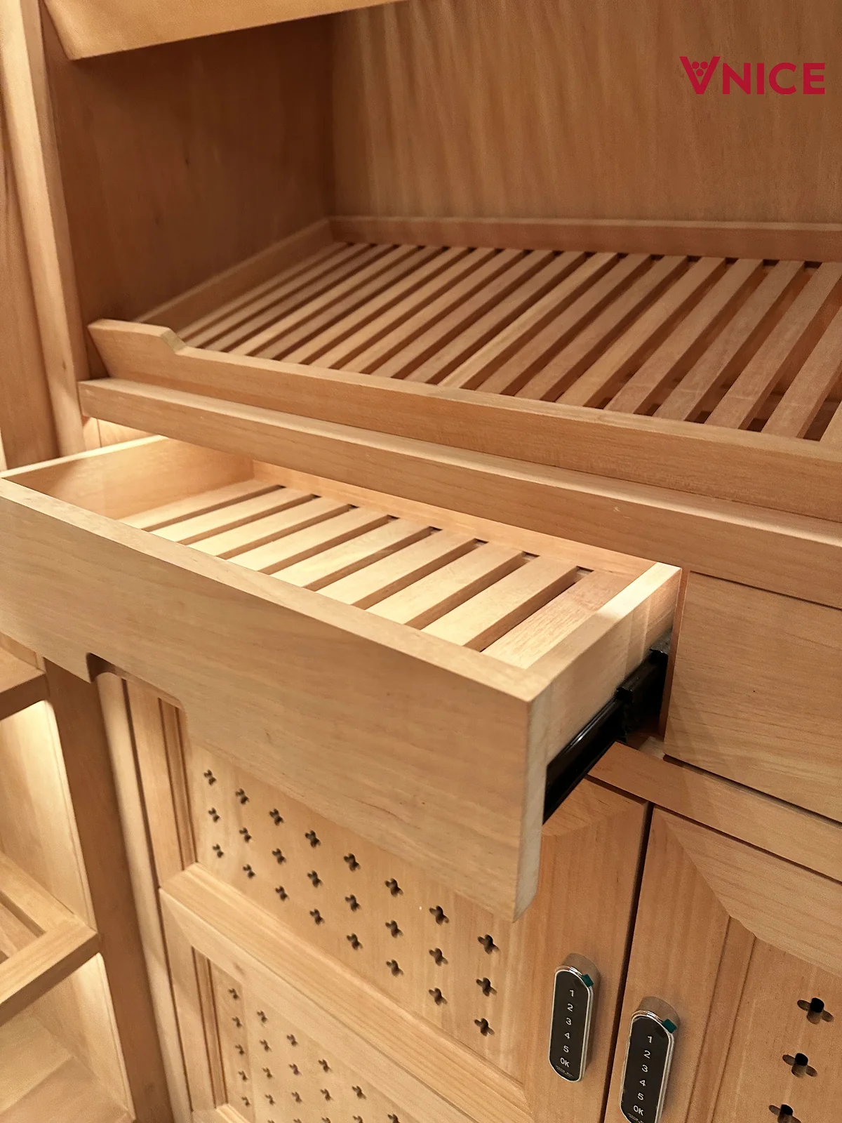 Commercial Cigar Lounge - Image 3