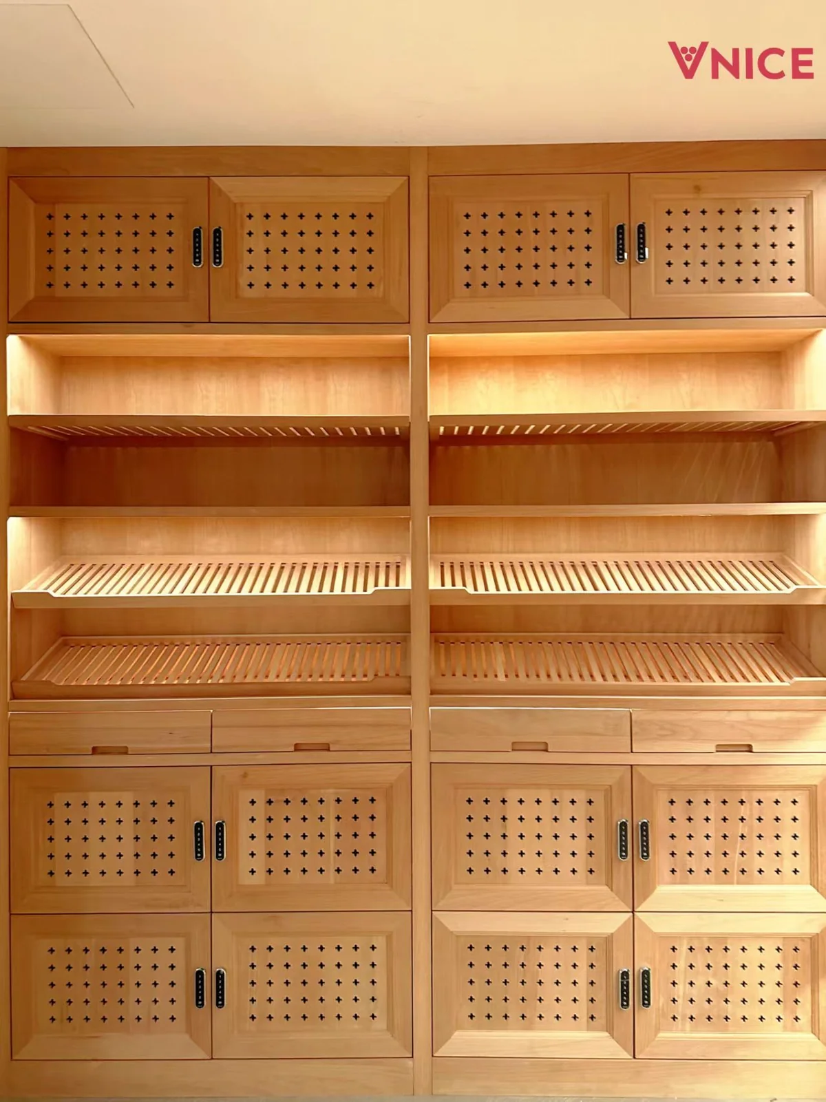 Commercial Cigar Lounge - Image 5