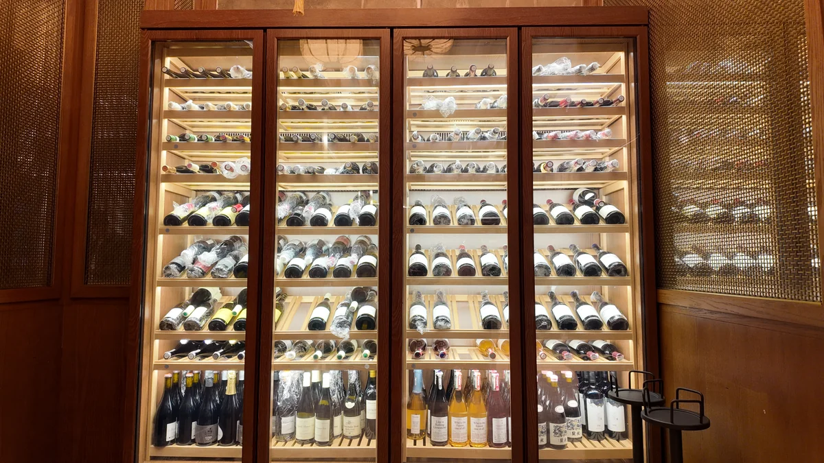 Hangzhou Shangri-La Four-Door Cabinet view 3