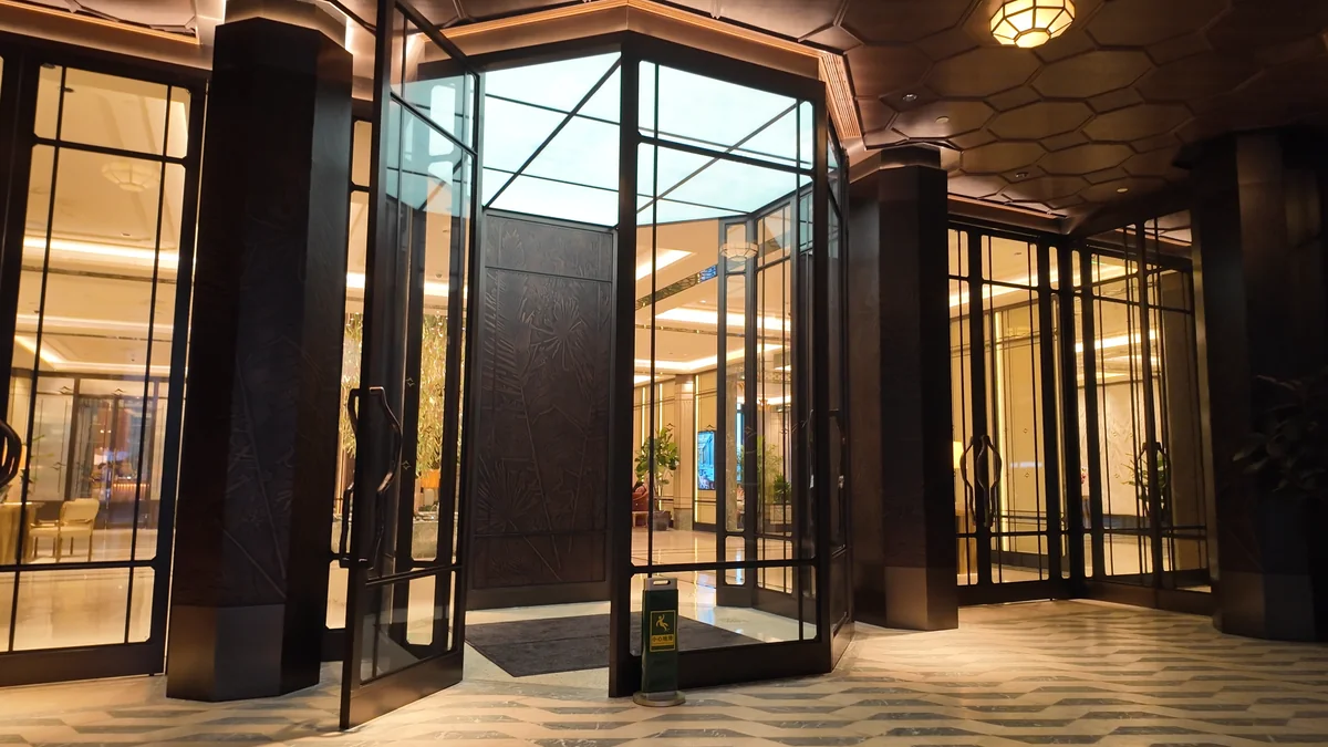 Hangzhou Shangri-La Four-Door Cabinet view 6