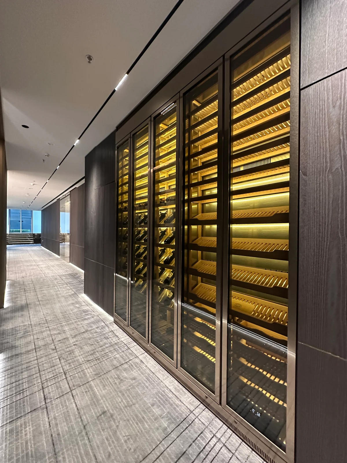 Metropolitan Showroom Display - Image 2