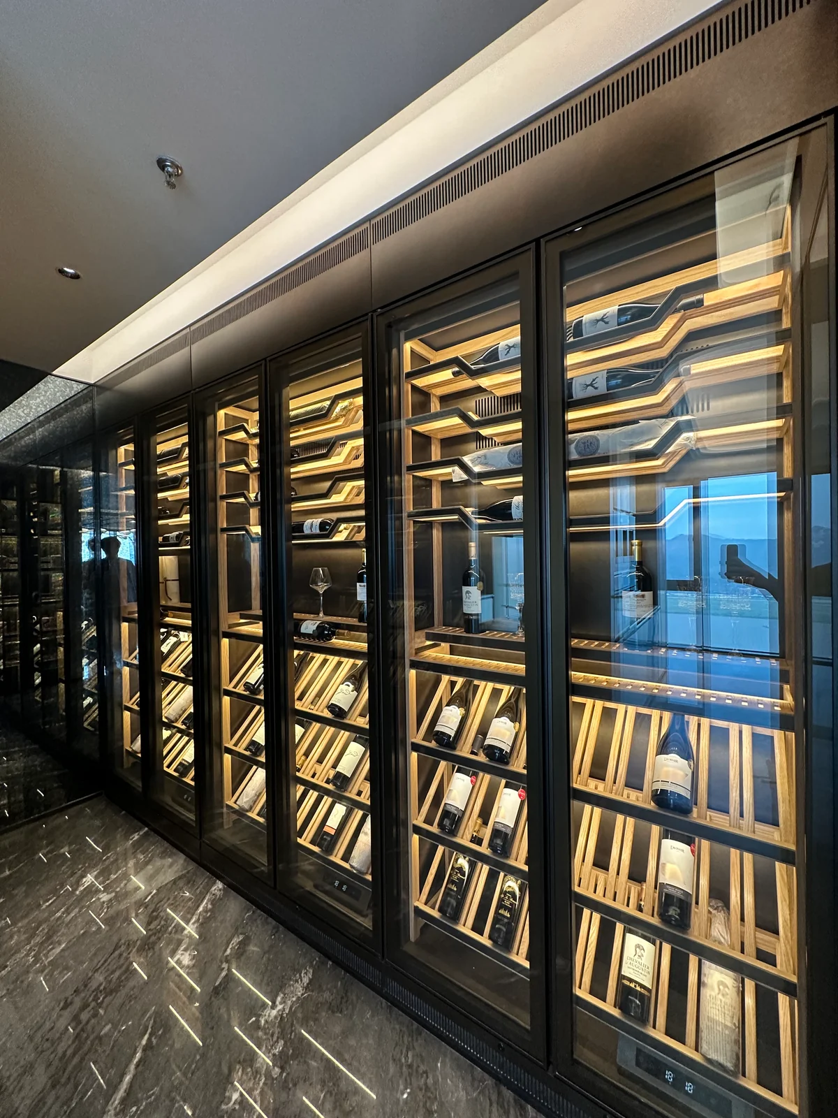 Metropolitan Showroom Display - Image 3