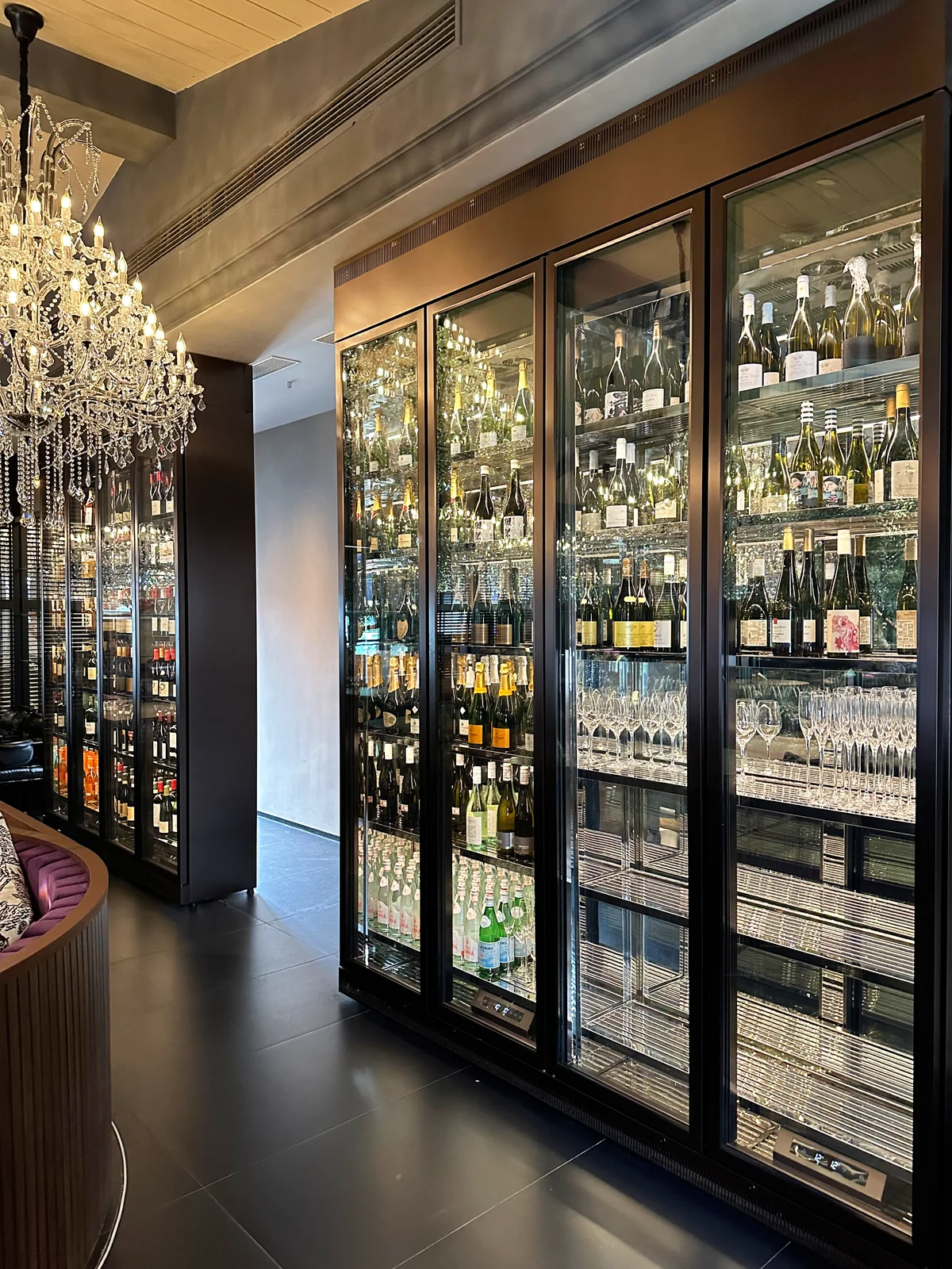 Hangzhou Guitangdong Restaurant Wine Wall view 5